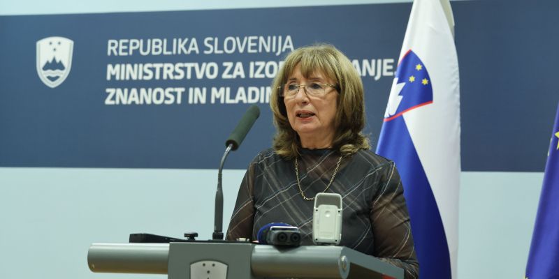 mojca škrinjar.jpg