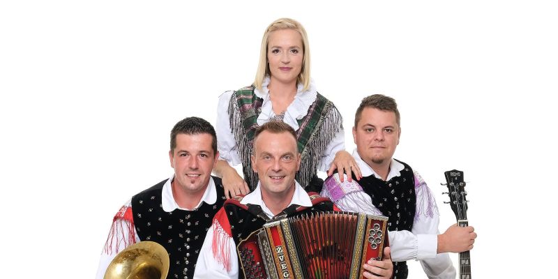 Ansambel Simona Gajška ob 25-letnici razkril recept za fanta, ki je pravi