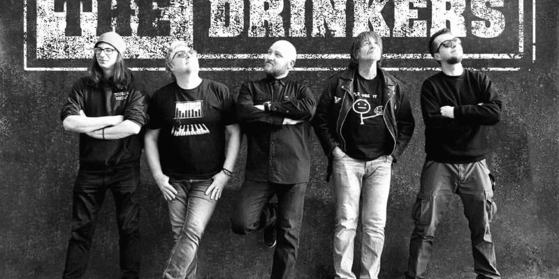 The Drinkers so zaznamovali več kot tri desetletja domače rock scene, zdaj pa s polno paro odpirajo