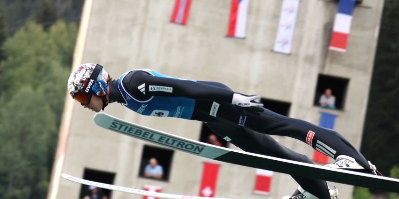 Marius Lindvik.jpg