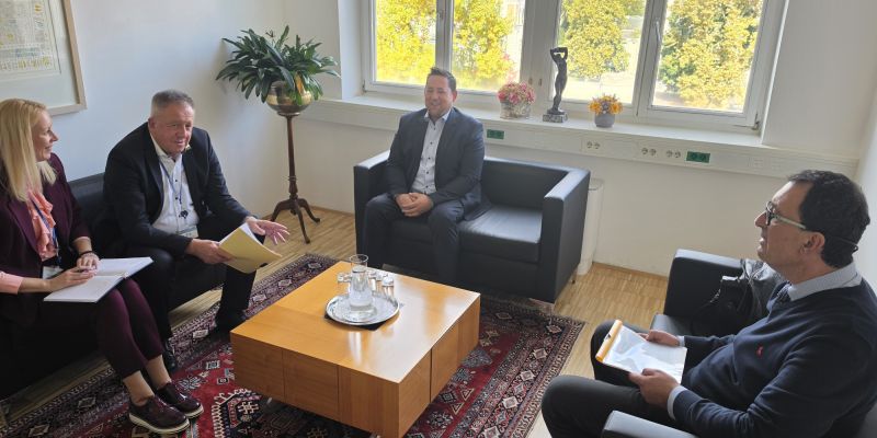 mednarodni logistični center lipovci, zdravko počivalšek