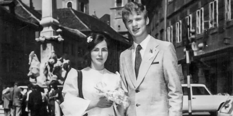 Prepoznate priljubljenega harmonikarja s Sodražice na poročni fotografiji?