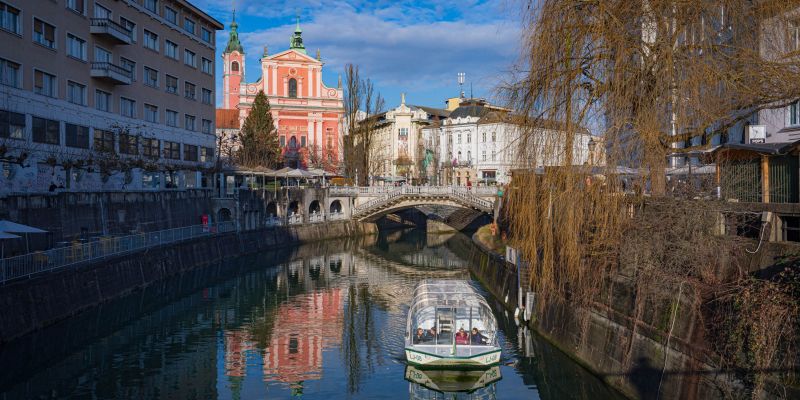 ljubljana, nabrežje ljubljanice.jpg