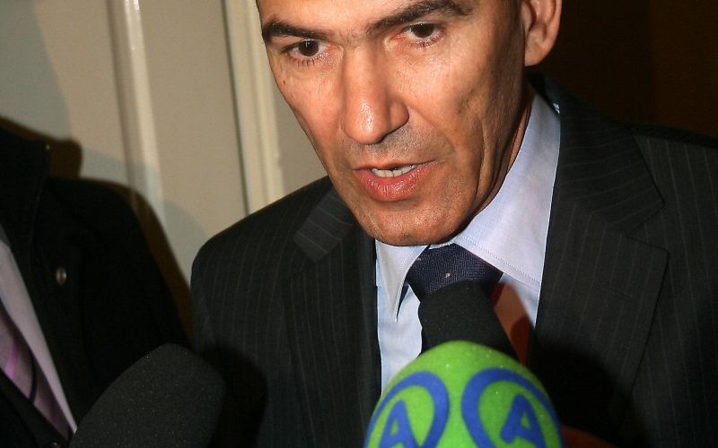 jan_a_odgovarja_medijem_na_razborju_edited1.jpg