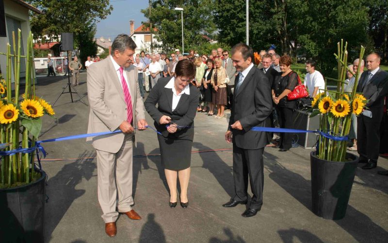 odprli_posodobljeno_cistilno_napravo_3_sept_08.jpg
