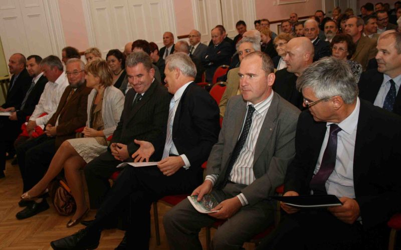 85_letnica_tanina_je_privabila_stevilne_znanje_obraze.jpg