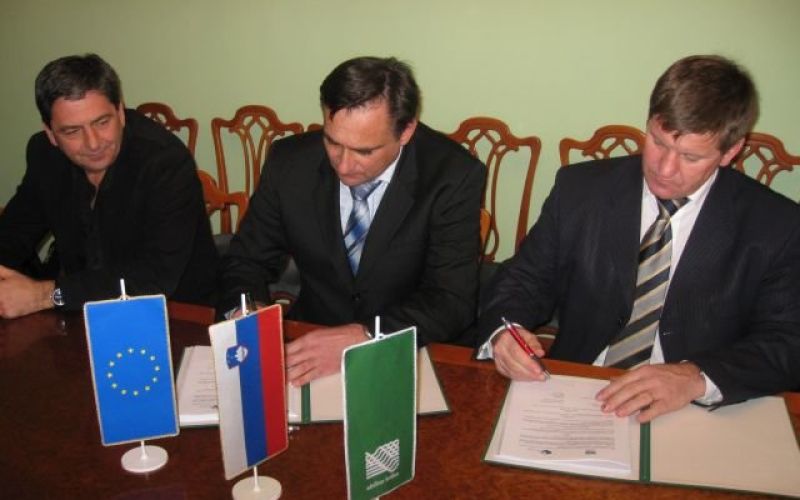 muha__resnik__bogovic.jpg