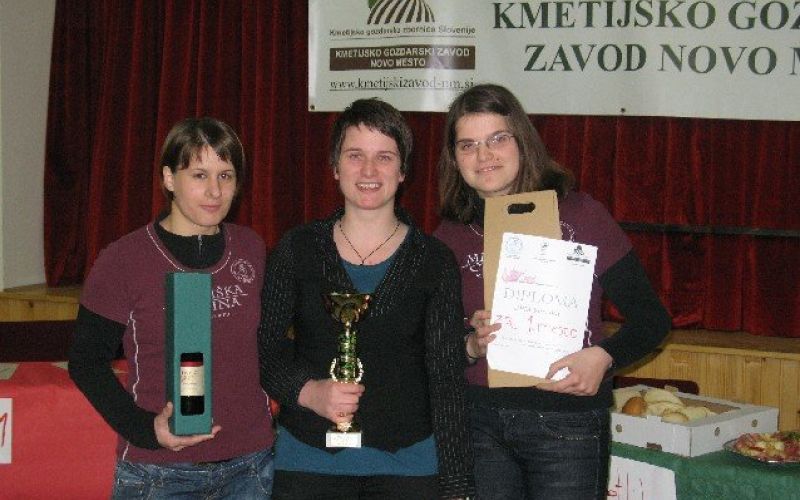 zmagovalna_belokranjska_ekipa.jpg