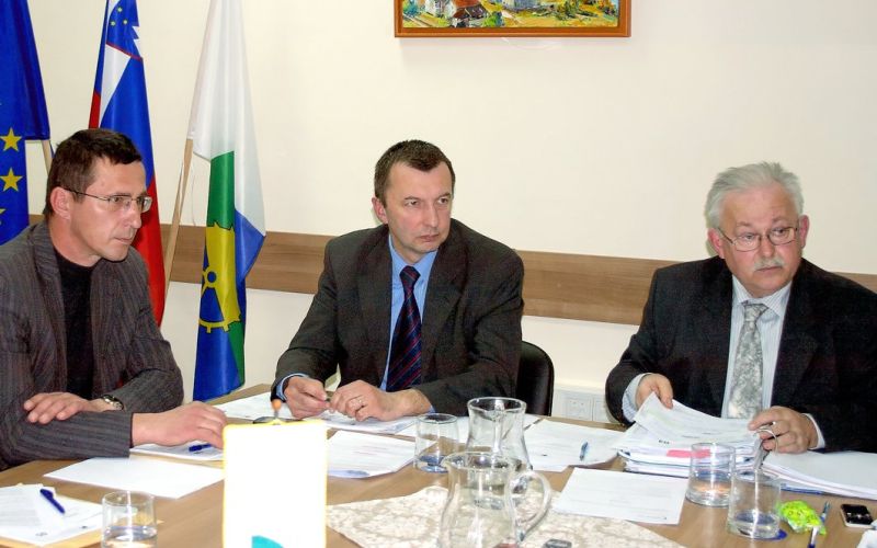strobcno_1.jpg