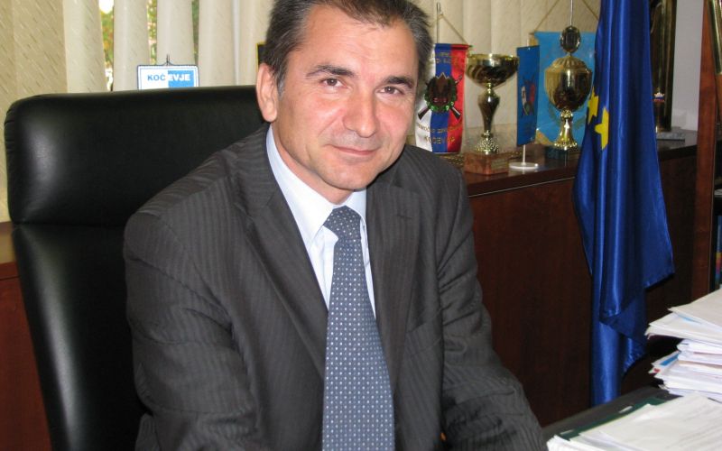 janko_veber_okt_09_dvokol.jpg