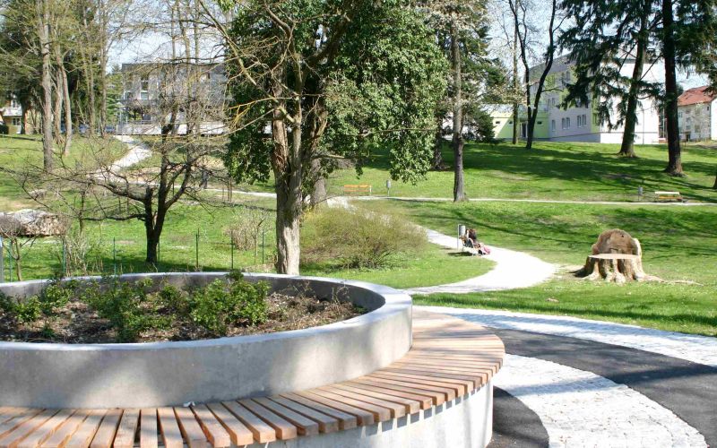 grajski_park_ob_mladinskem_srediscu.jpg