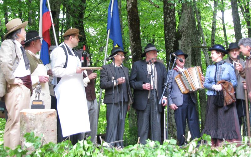 teden_gozdov_obleke_maj_2010.jpg
