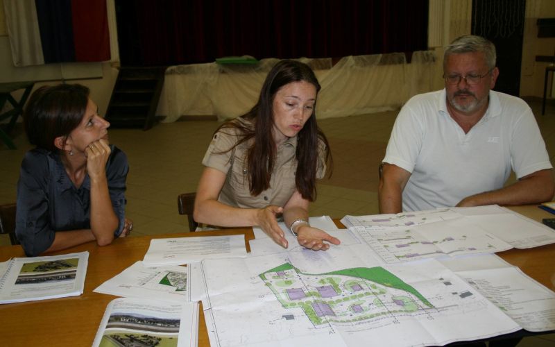 predstavnici_sava_projekta_in_obcinski_arjitekt_dm.jpg