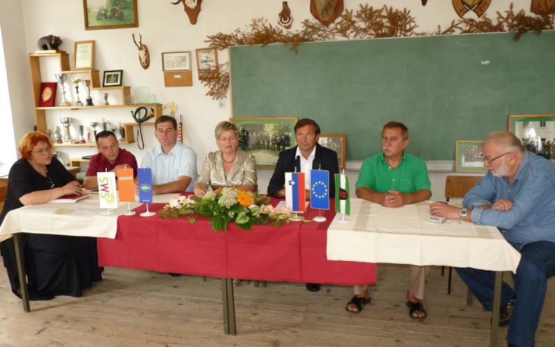 p1040545_1_1.jpg