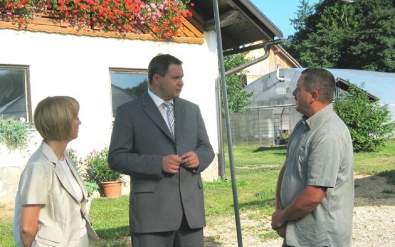 minister_zidan_20101.jpg