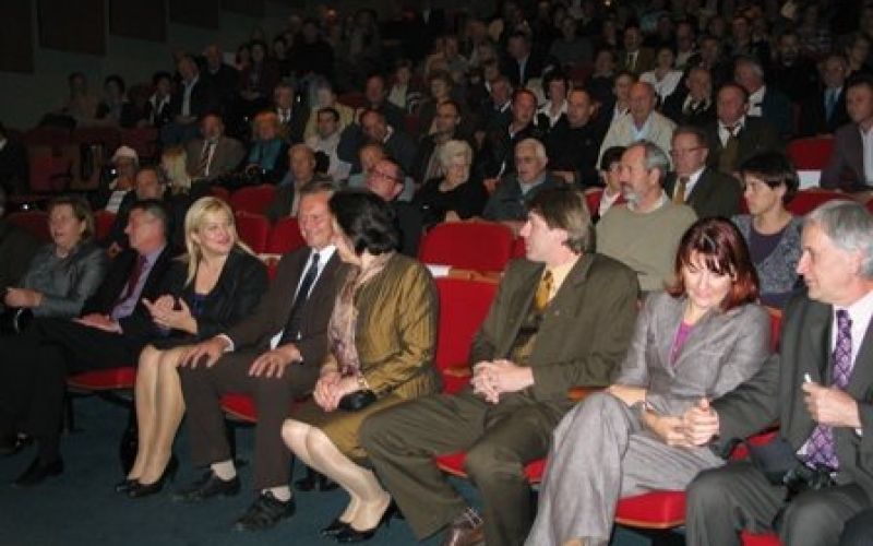 med_semic0007.jpg