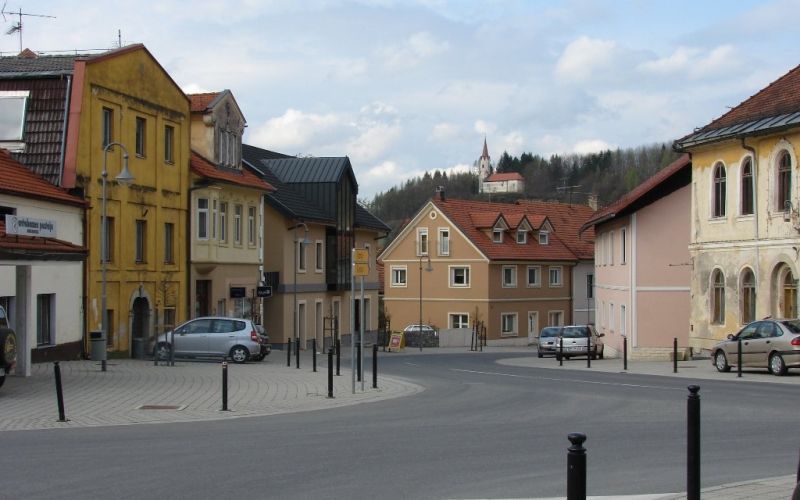 trg_v_mokronogu.jpg