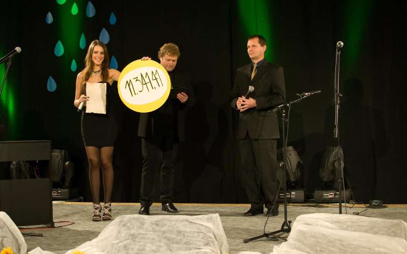 dobrodelni_koncert_za_poplavljence_nov_2010.jpg