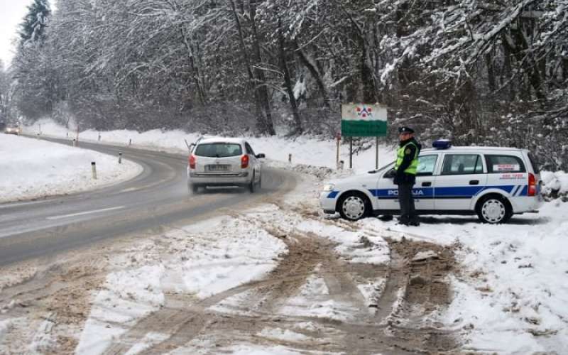 policija_zimska2_am.jpg