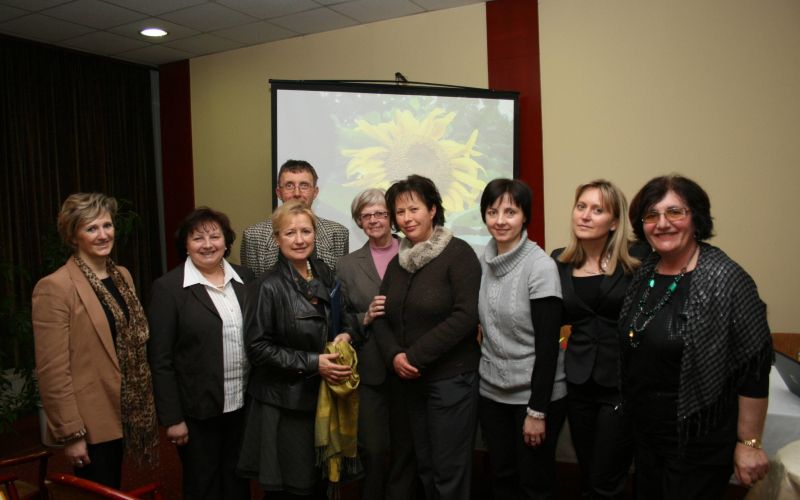 izvrsni_odbor_drustva_z_dr__zakotnikom_in_dr__tanjo_mlakar.jpg