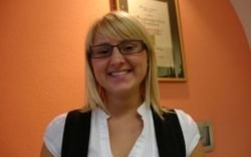 simona_zugelj__kraljica_metliske_crnine_2009.jpg