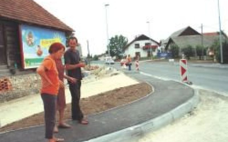 tezka_voda_cesta_in.jpg
