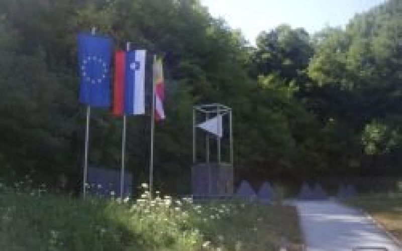 poganci_zastave.jpg
