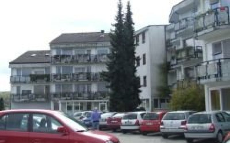 dom_starejsih_zadaj.jpg