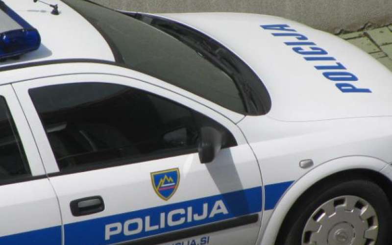 113317_171511_policija_blizu_rkrka.jpg