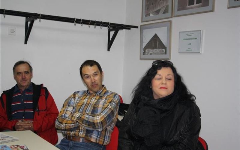 img_2122_000.jpg