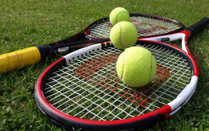 tenis lopar.jpg