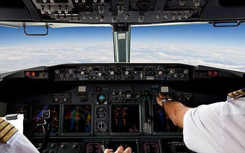 pilot, kabina.jpg