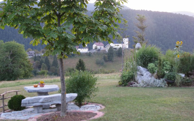 pogled_na_dolino.jpg