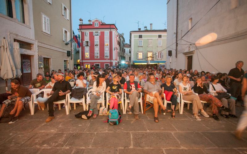Letni kino Manzioli_1.jpg