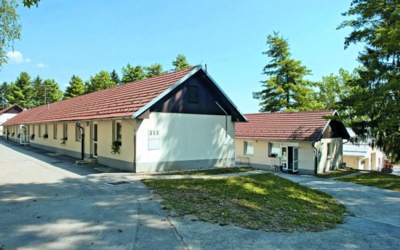 Kmetija, polna obsojencev