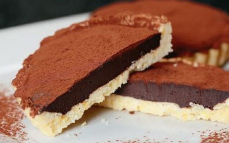 »Odprta« čokoladna torta