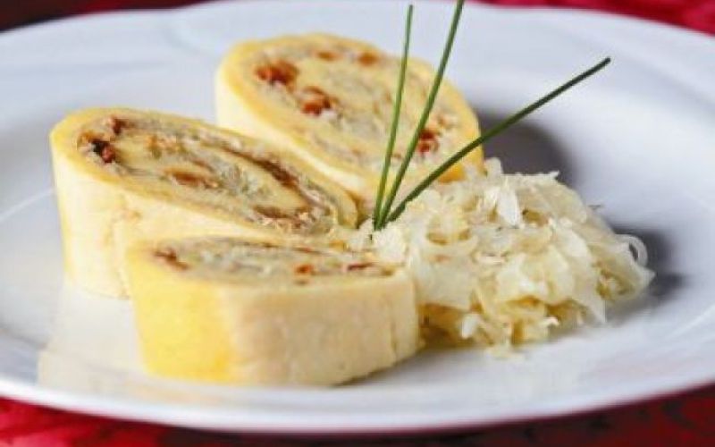 Krompirjevi štruklji z zeljem