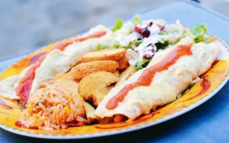 Polnjena tortilja s piščancem