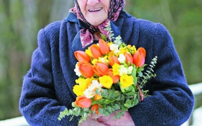 Nasmejana in prisrčna Julka Lapanja