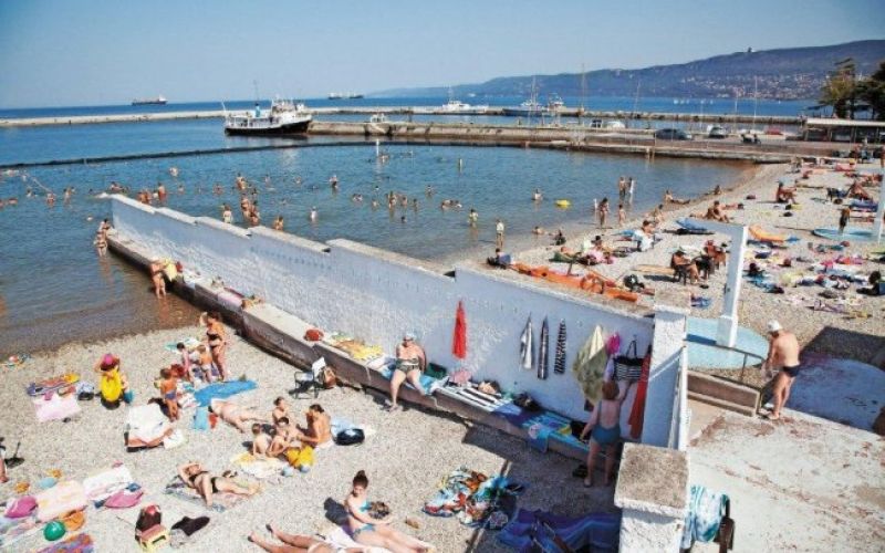 Naše (ločene) plaže ne damo!
