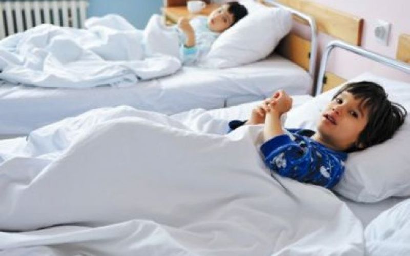 Hospitalizacij otrok je preveč