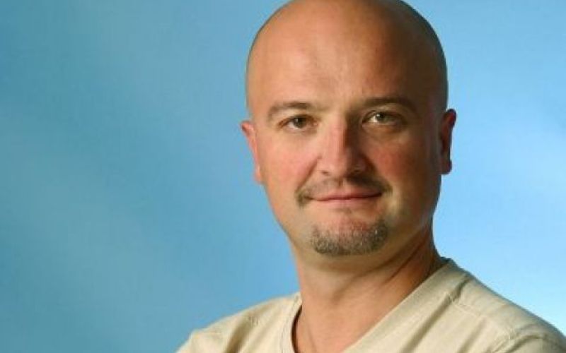 Primož Suhodolčan bere Alana Forda