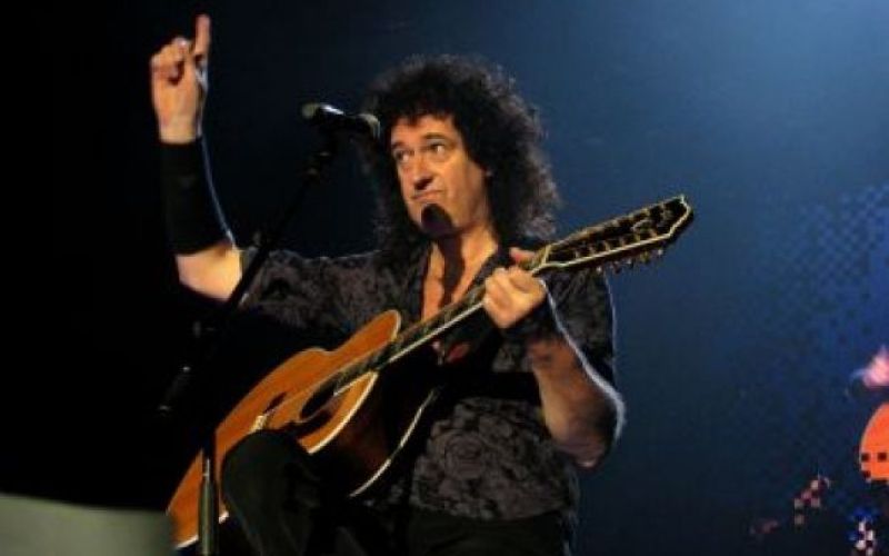 Brian May bo učil kitaro