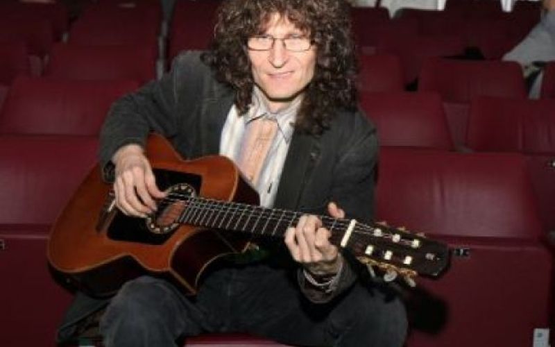 Adi Smolar ima tri muce