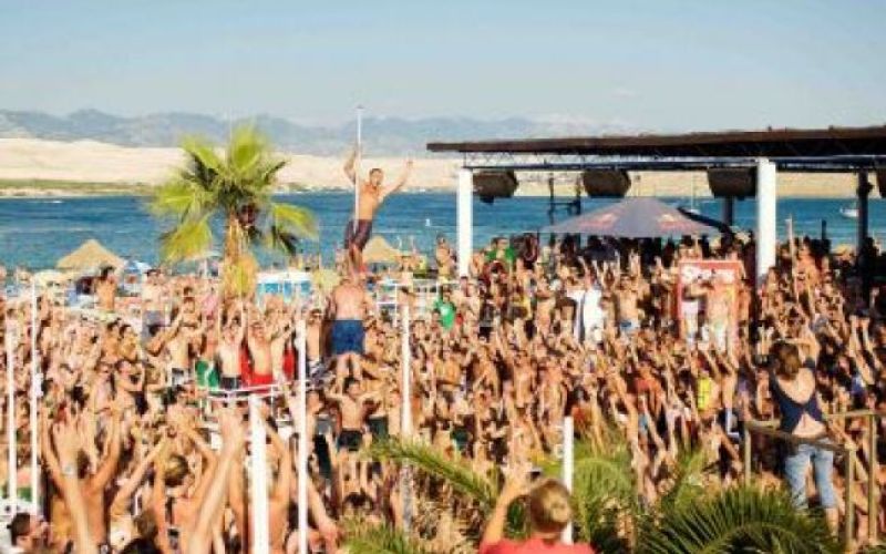 vstopnice: Revolucija v Zrćah