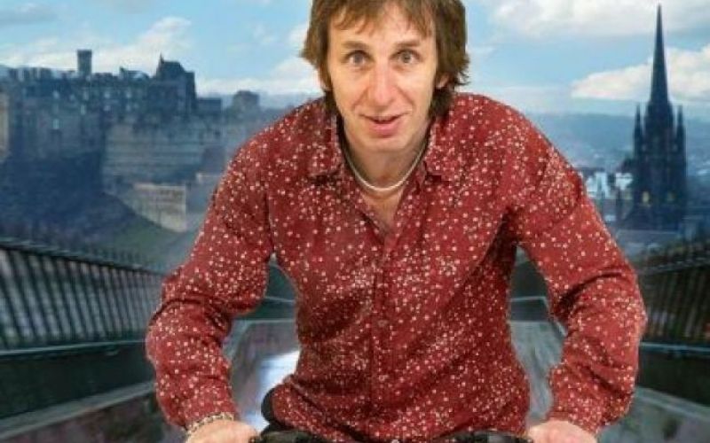 Stand up: Ian Stone o kraljičinem lipicancu