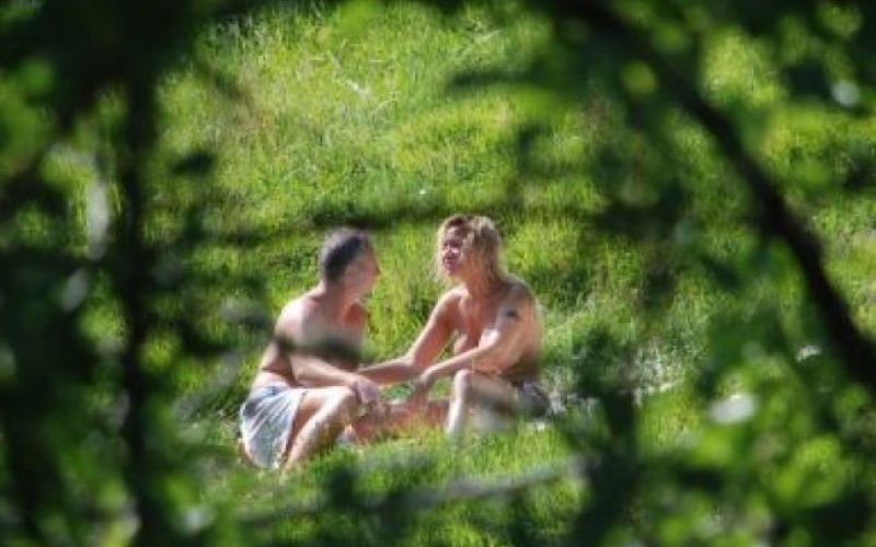 Poroka La Toye in Arturja bo?