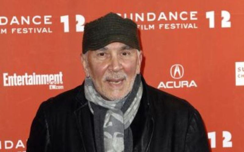 Langella razkriva vse