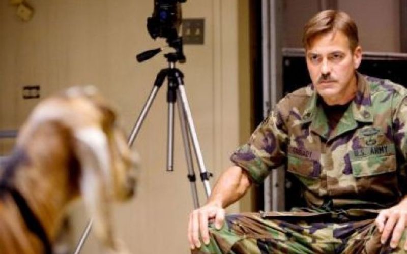 Možje, ki strmijo v koze