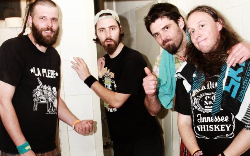 Kako visoko skačejo?